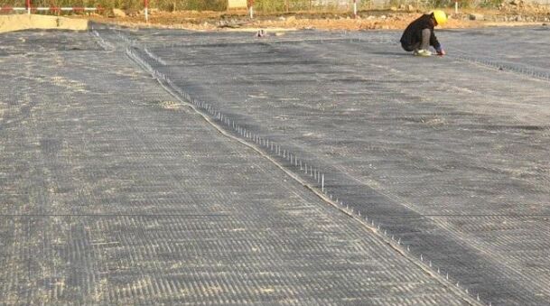 单向土工格栅施工